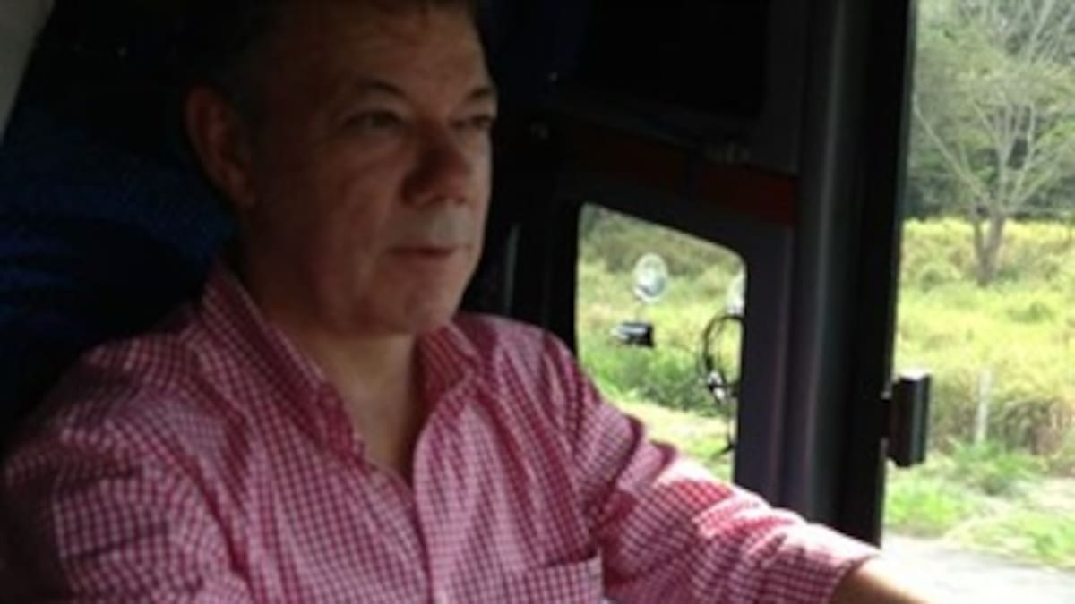 Santos “se le mide al volante” en un tramo de la Ruta del Sol