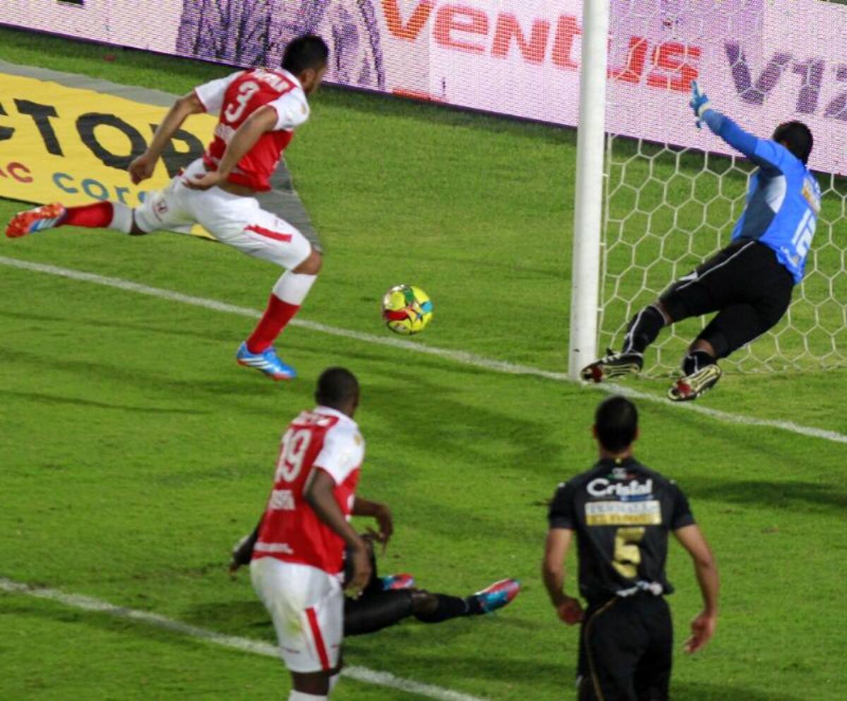 Carlos Valdés marcó el único gol del partido para la victoria de los cardenales tras un racha de cuatro partidos empatados.