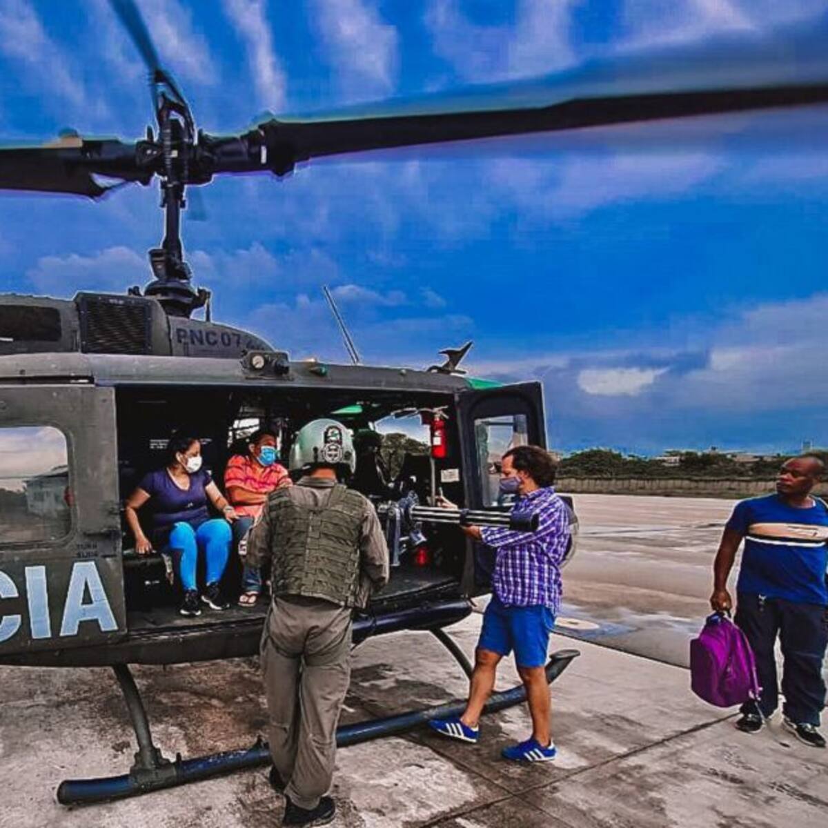 Así son los vuelos sanitarios de los policías que salvan vidas en la Sierra