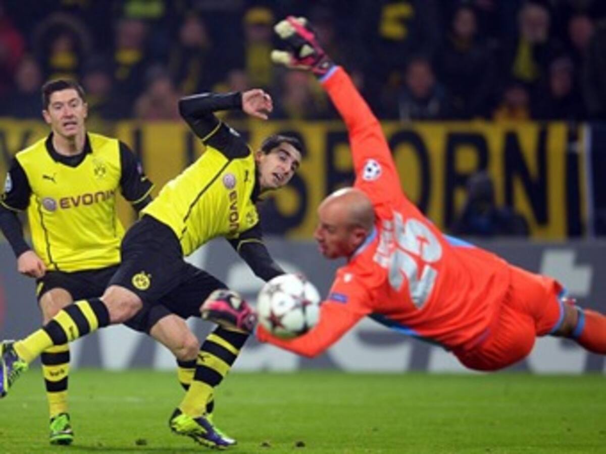 Dortmund derrotó a Nápoles, que contó con Pablo Armero y Duván Zapata