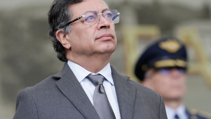 Petro habría pedido aterrizar su avión en Panamá o Venezuela ante amenaza de ataque con misil