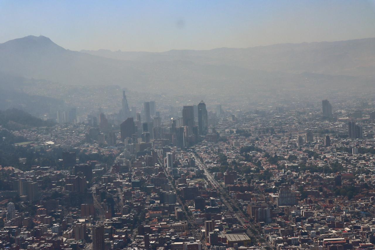 Bogotá en medio de la emergencia ambiental por incendios - Caracol Radio