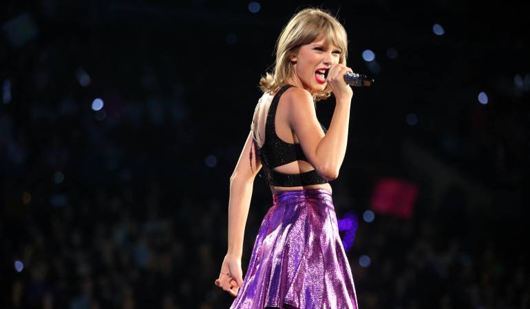 Taylor Swift en un concierto en Los Ángeles