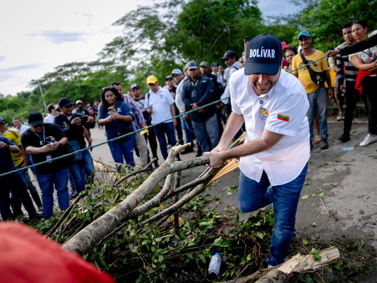 Gobernador Yamil Arana intermedió para levantar bloqueo en El Carmen de Bolívar