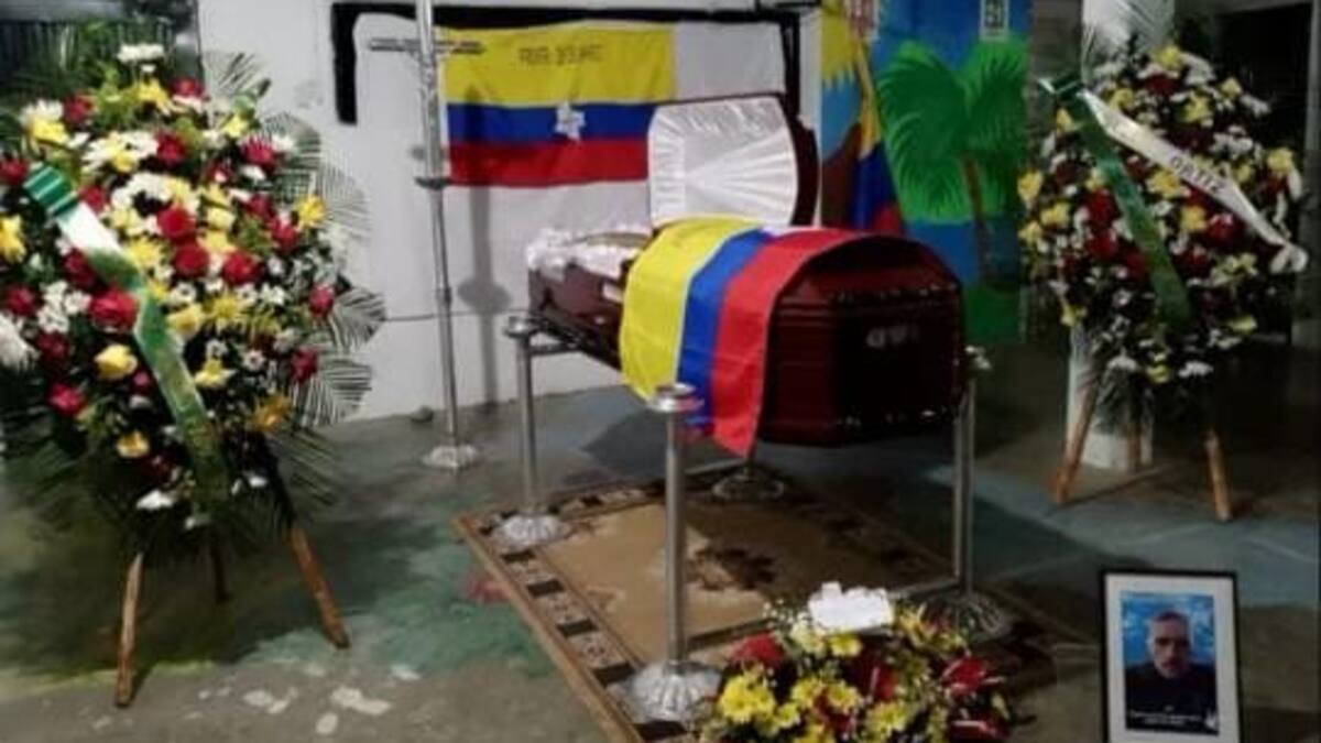 En polémica caravana, sepultan a alias Miller, disidencias de las Farc en Aipe-Huila