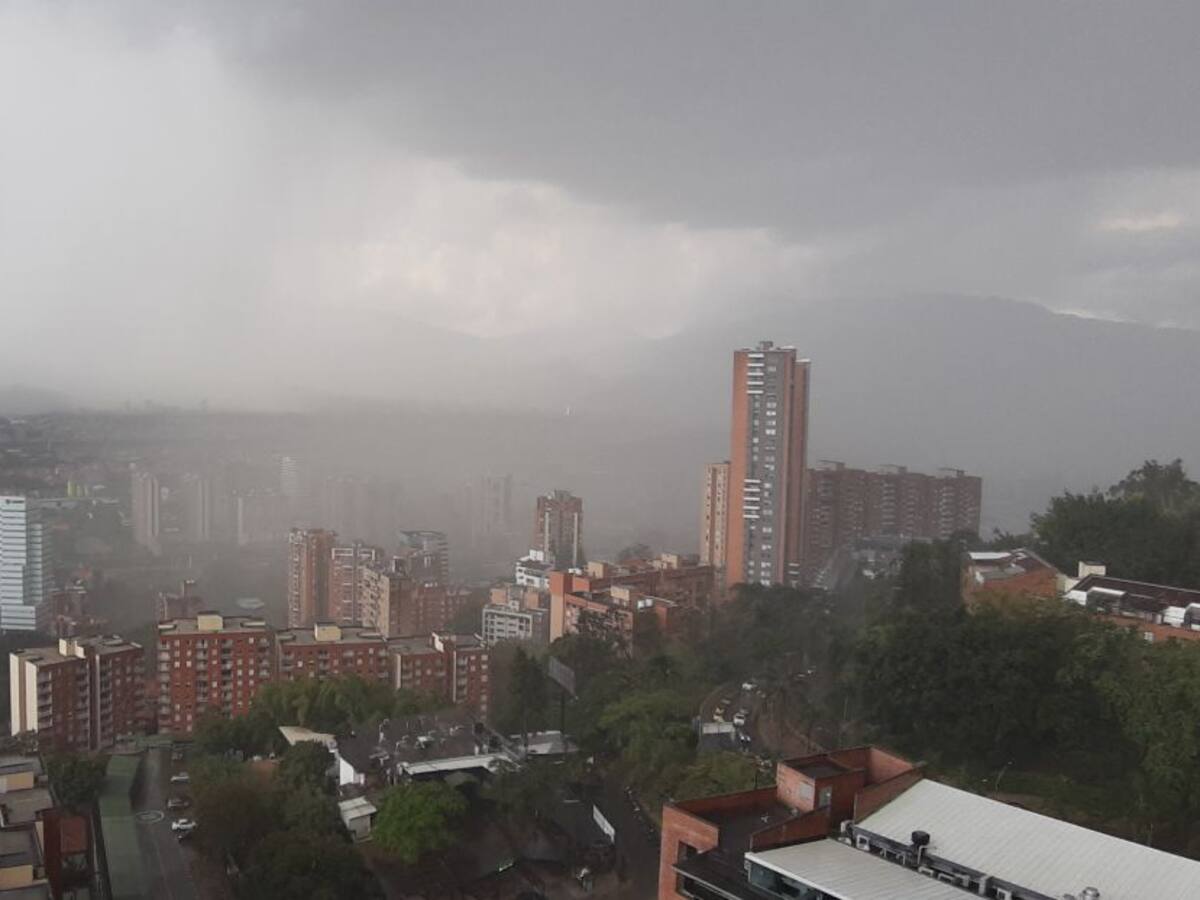 Extienden alerta por lluvias en Medellín