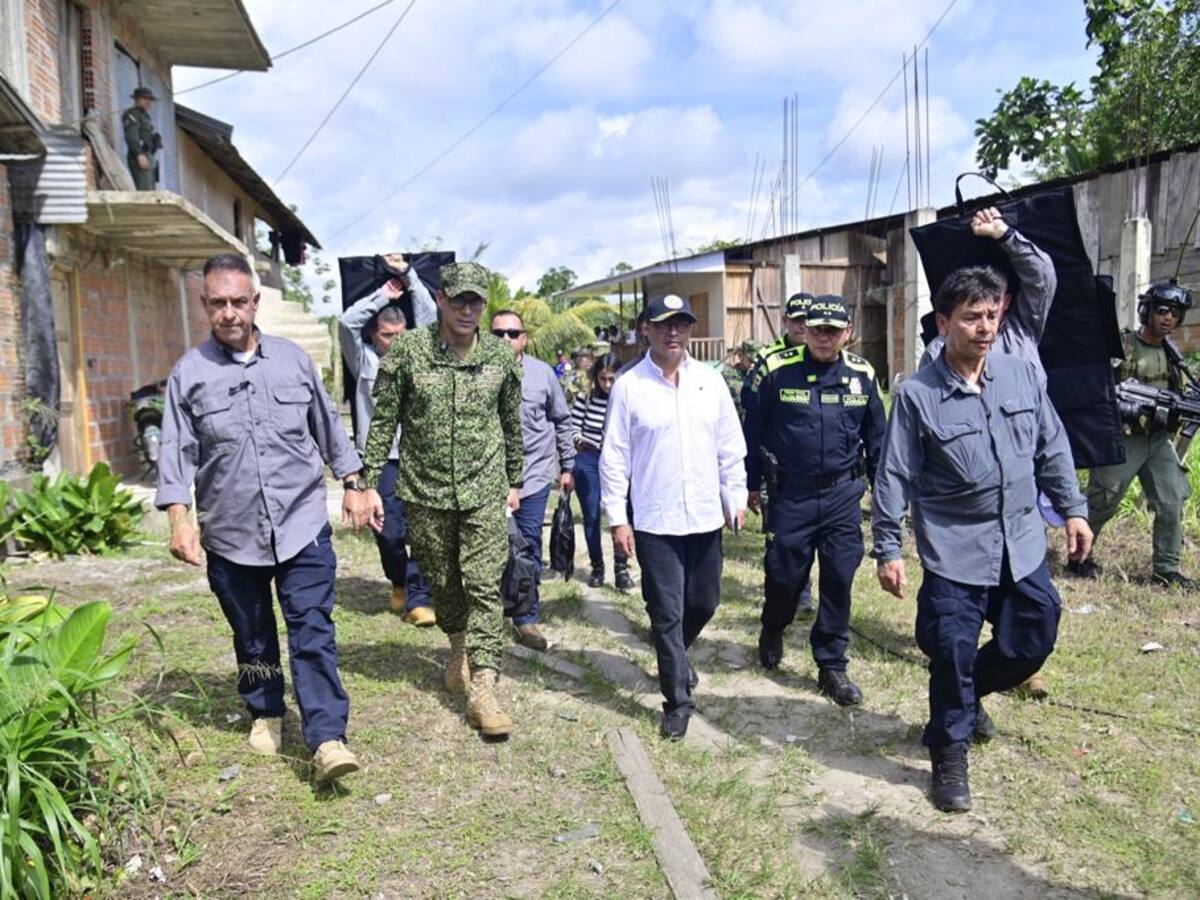 El presidente Gustavo Petro se reunión con cultivadores de hoja de coca en Nariño