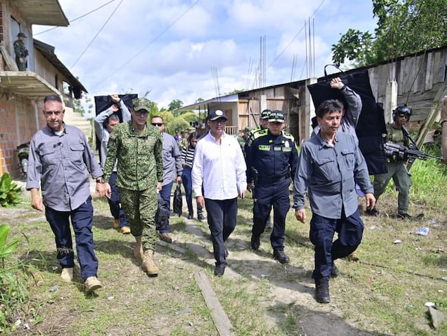 Presidente Petro llegó a Bocas de Satinga a encuentro con cultivadores de hoja de coca. Foto: Presidencia