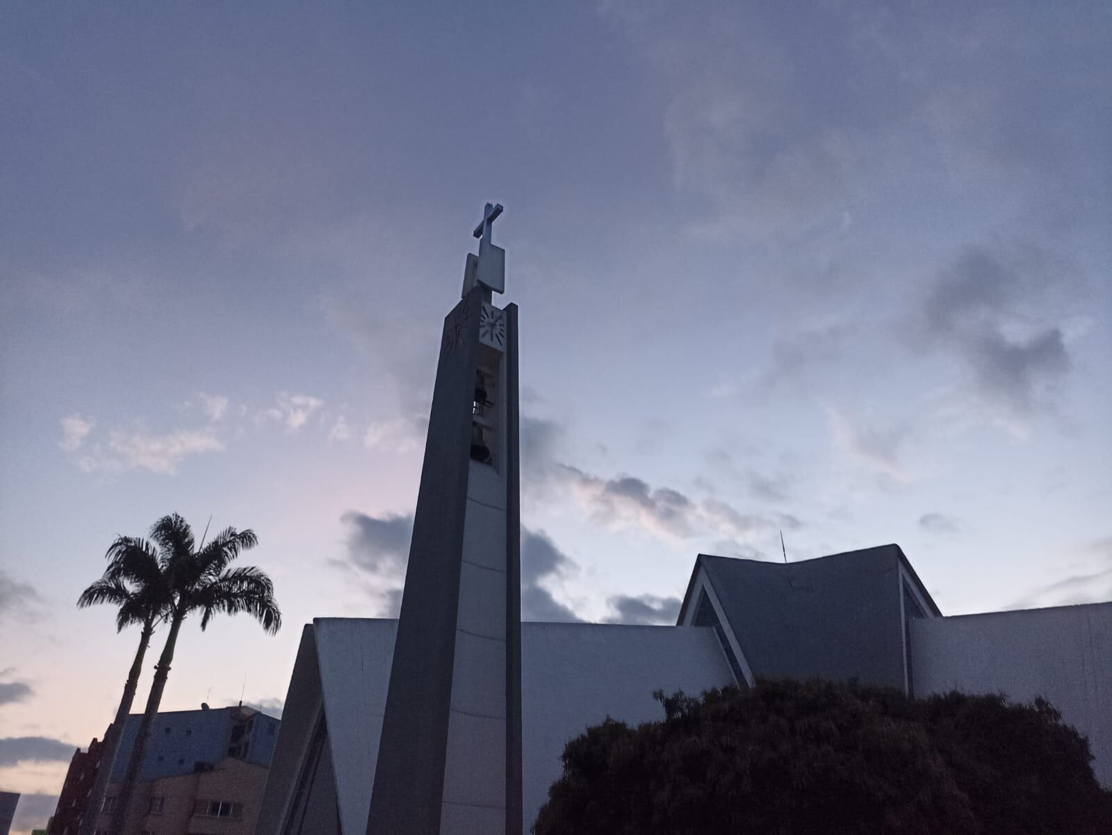 Amaneceres en Armenia, iglesia Catedral Inmaculada Concepción Plaza de Bolívar
