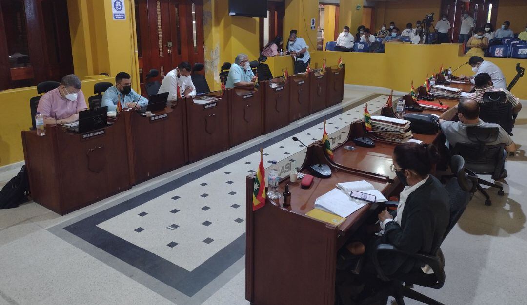 El contrato fue adjudicado pero sin certificado de disponibilidad presupuestal, lo que impide abrir un nuevo proceso para escoger otra universidad.