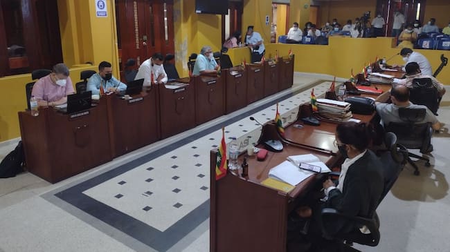 El contrato fue adjudicado pero sin certificado de disponibilidad presupuestal, lo que impide abrir un nuevo proceso para escoger otra universidad.