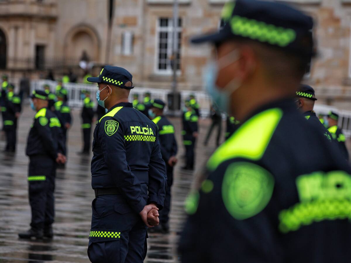 Remueven del cargo a director de escuela que recreó escenas nazis en la Policía