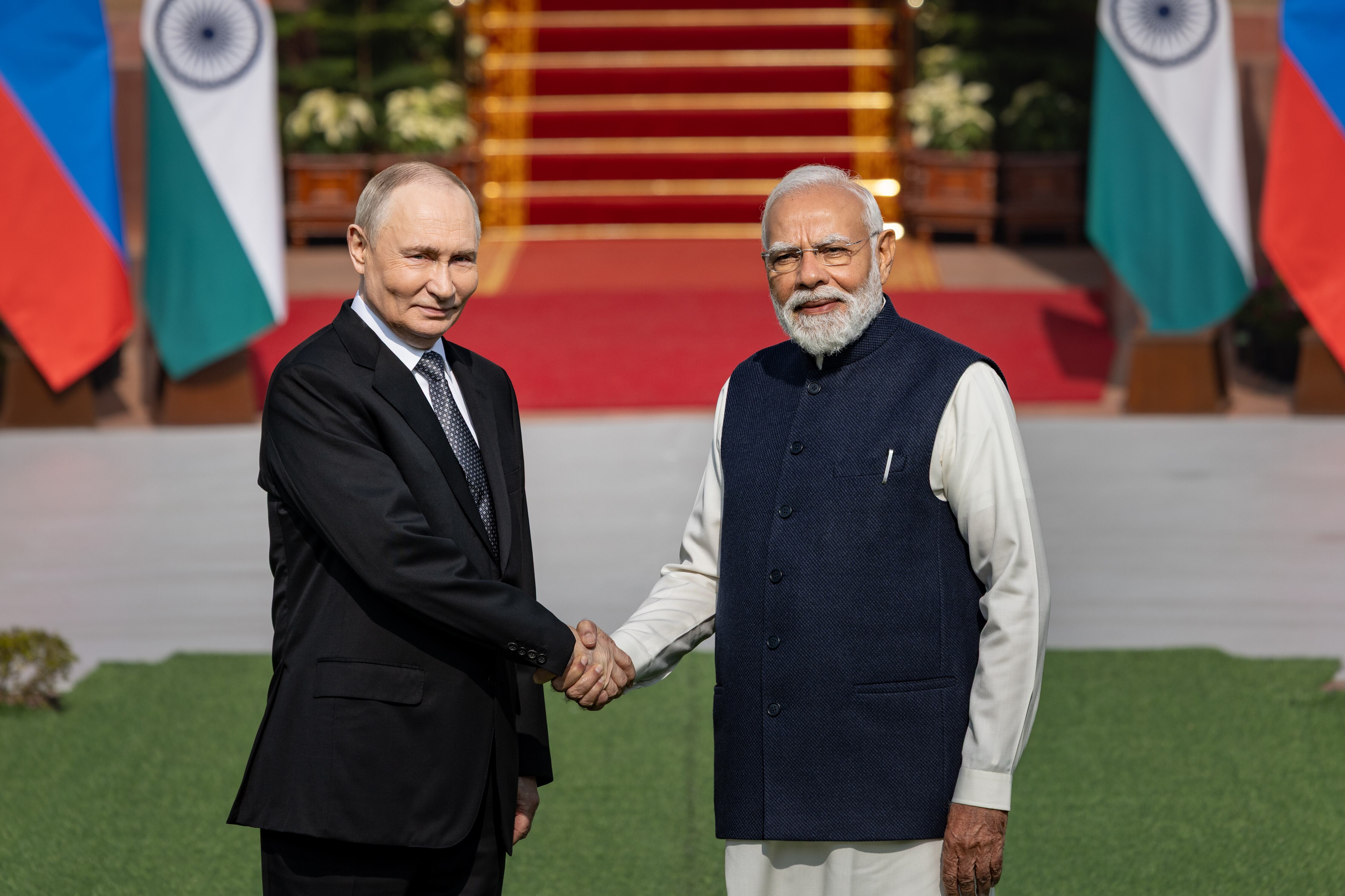 Modi y Putin se reunirán en viernes en vísperas de la cumbre de los BRICS en Nueva Delhi. (Photo by Elke Scholiers/Getty Images)