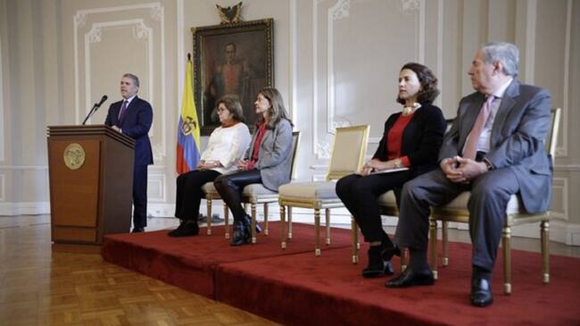 Ley de cuotas se cumple con 6 mujeres a cargo de un ministerio: R. Mazabel