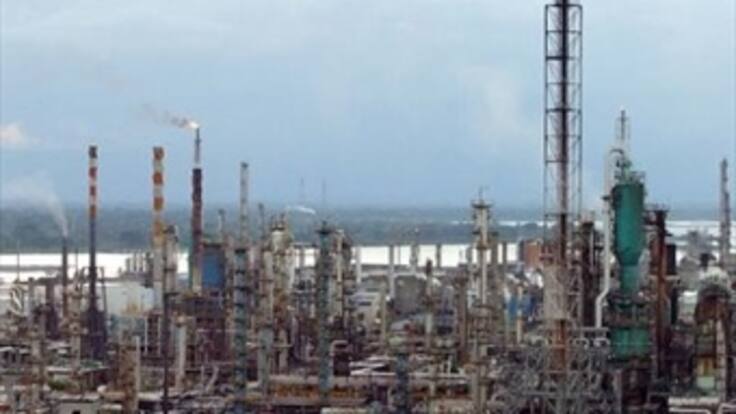 Santos anuncia medidas para contrarrestar caída de precios del petróleo