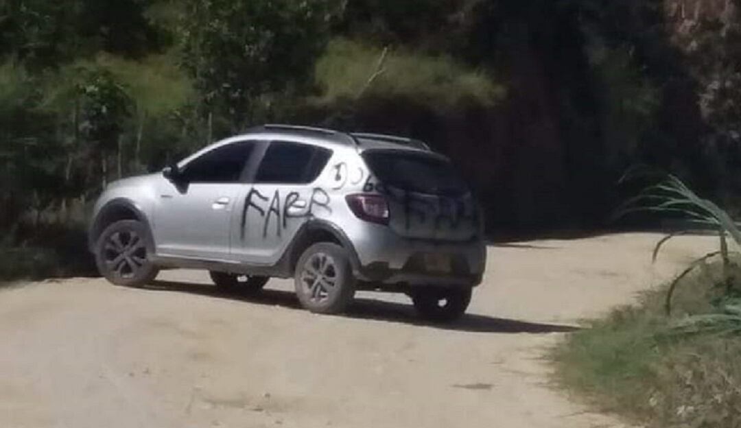 Comunidad retiró presuntos carros bombas en Hacarí