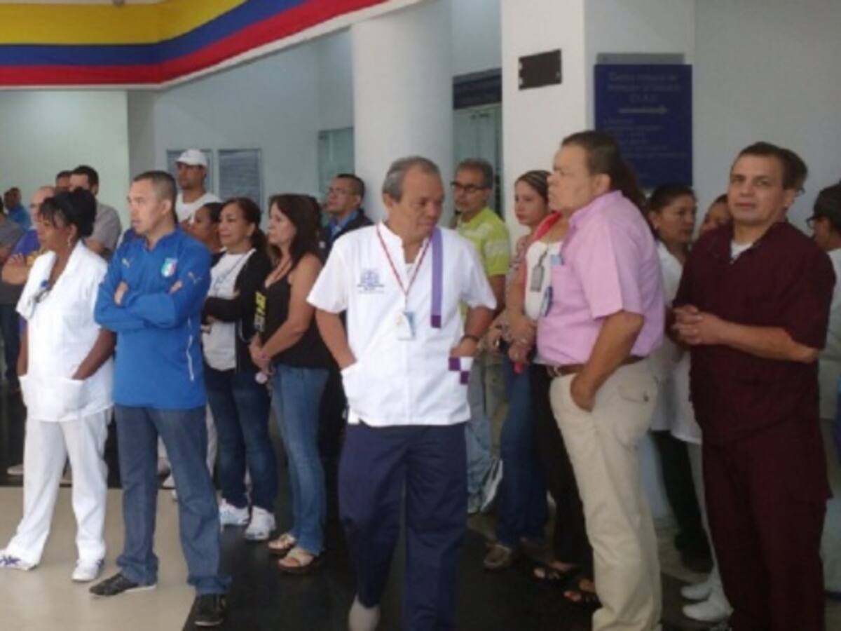 Ordenan reintegro de 177 trabajadores al HUV