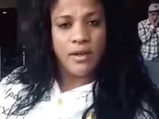 Cubana pide ayuda a gritos para ella y sus tres hijos