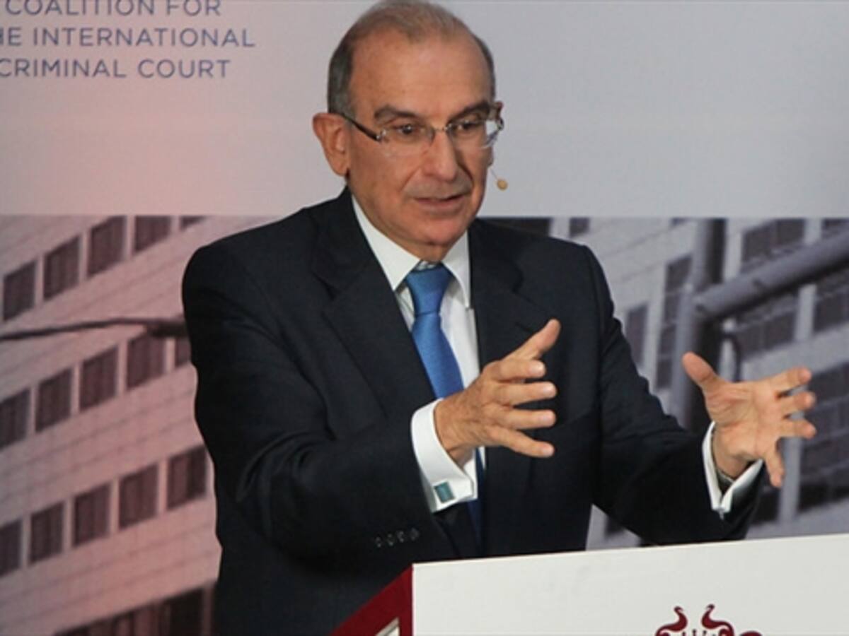 Sin discutir cese el fuego no habrá diálogo formal con ELN: De la Calle