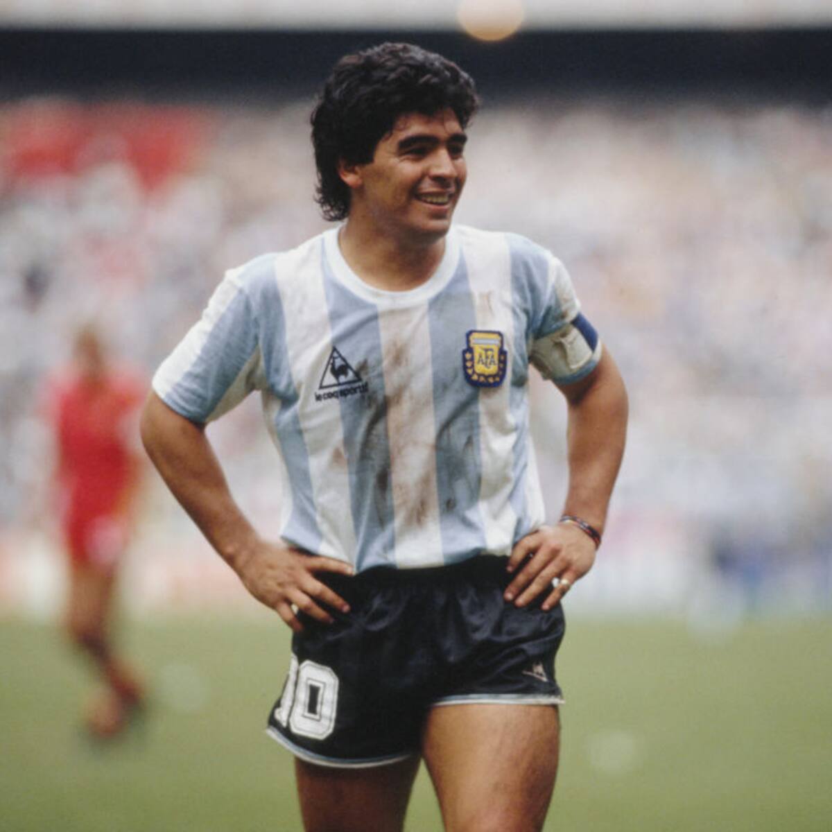 La casa de subastas Aguttes suspende la venta del Balón de Oro mundialista de Maradona