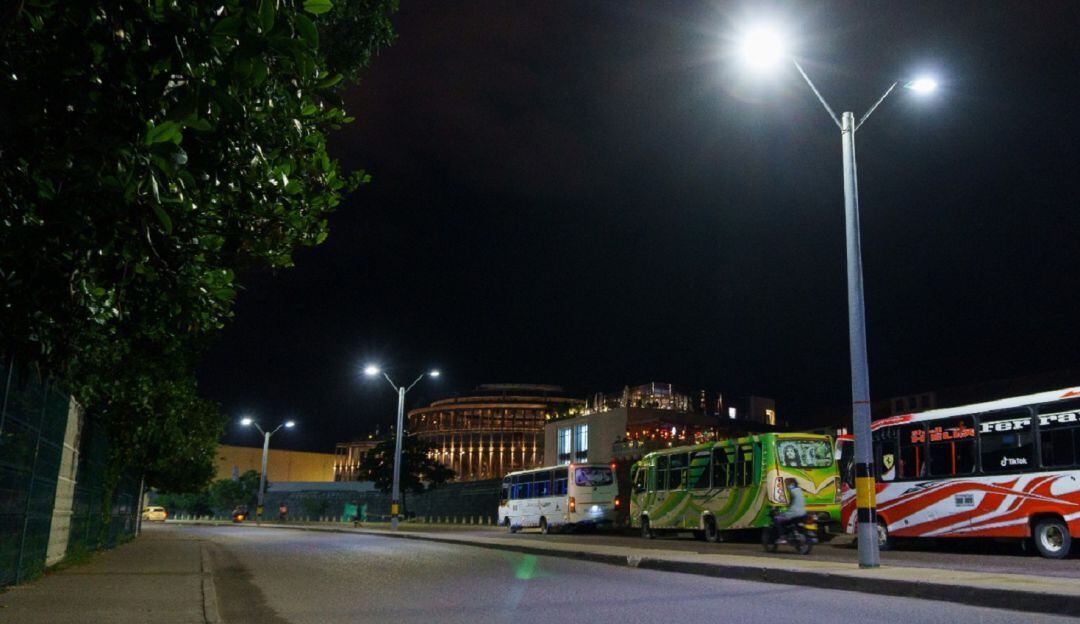 Son la Avenidas Pedro de Heredia hasta la plaza de toros, Rafael Núñez, Santander, vía Paseo Bolívar, Transversal 54 y Parque el Country.