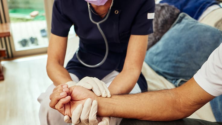 Pacientes sin atención y profesionales sin pago: la denuncia contra EPS Sanitas e IPS Heli Salud