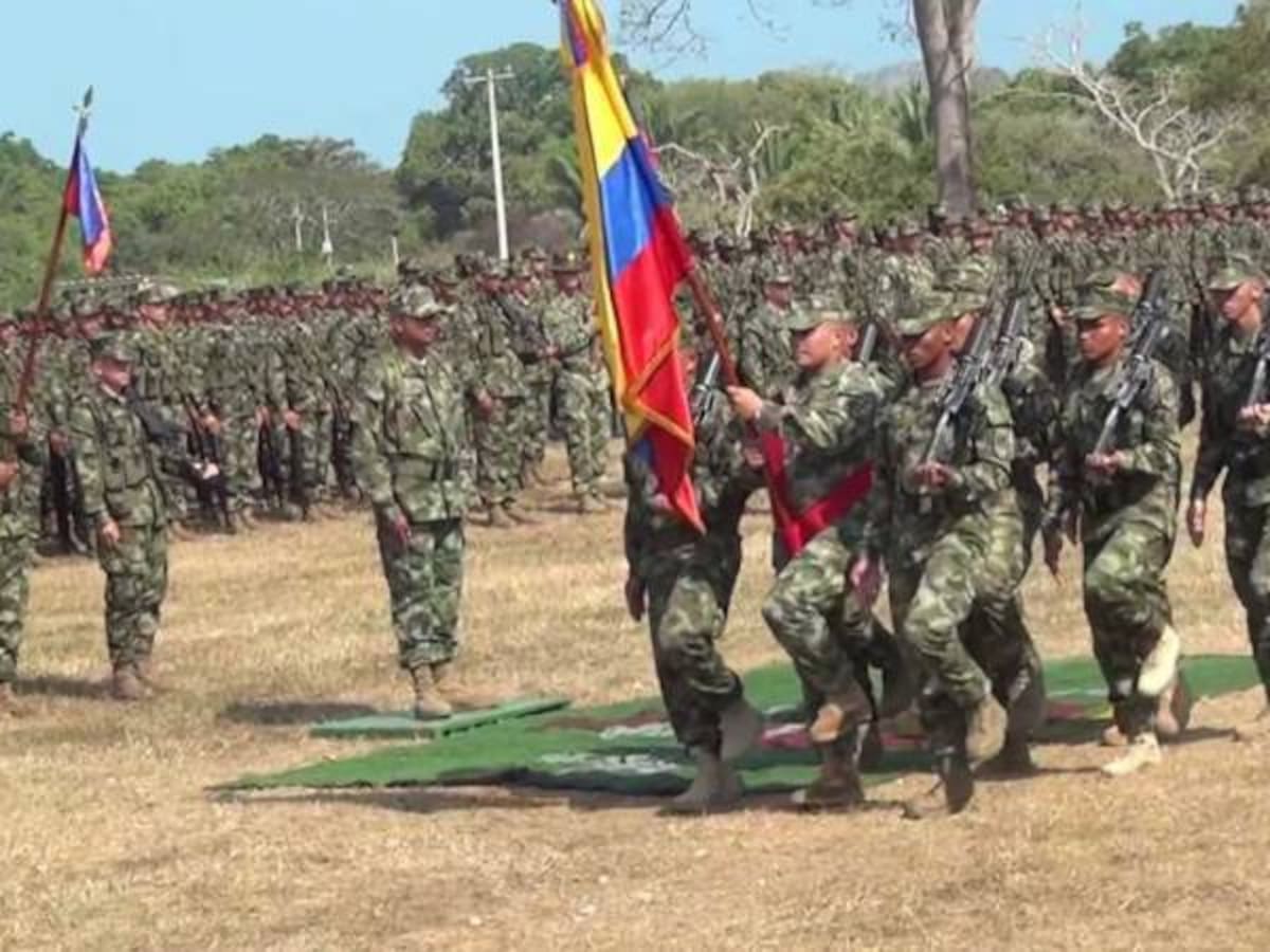 Jóvenes cartageneros en riesgo juran bandera como infantes de marina
