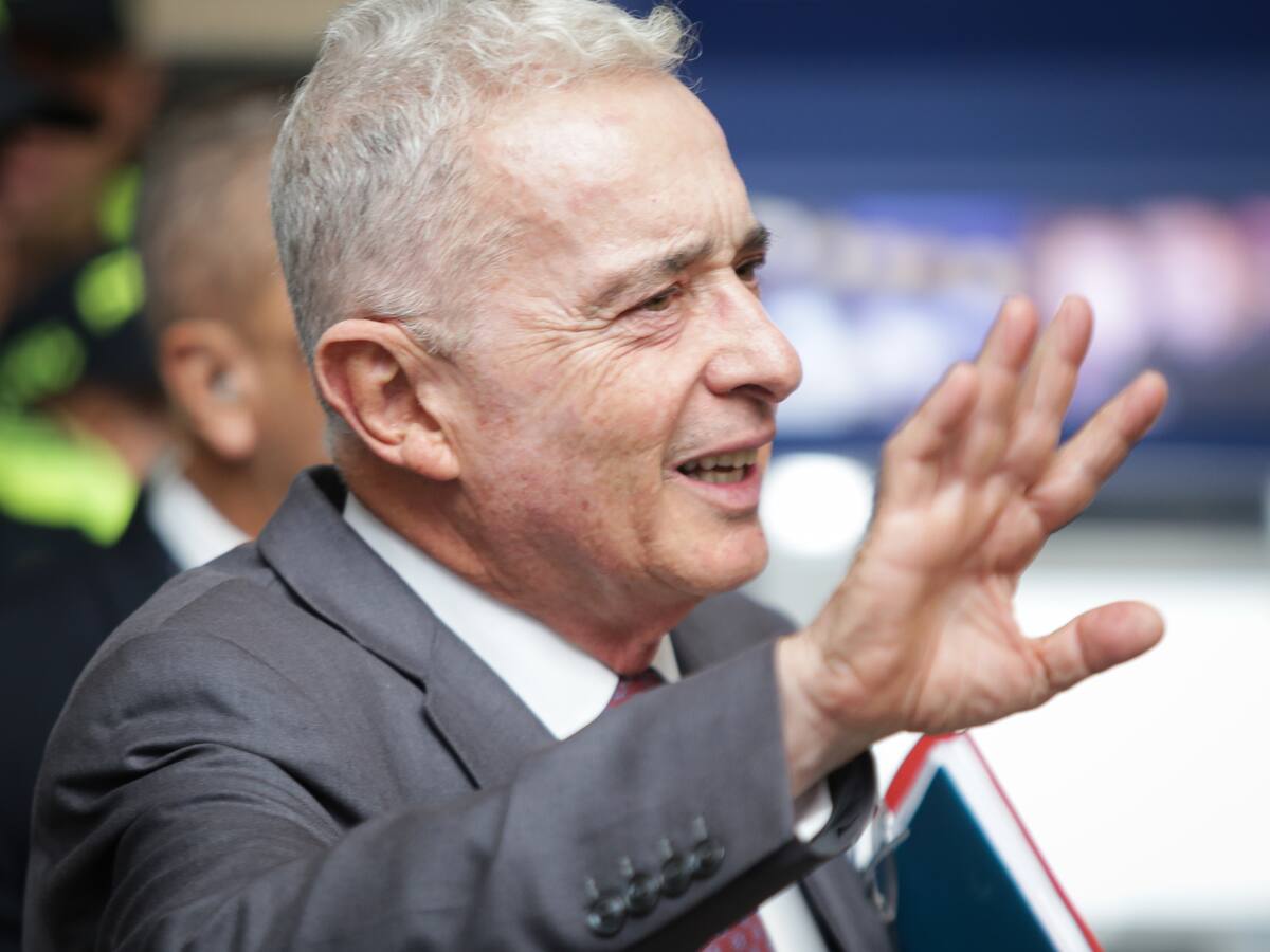 Uribe niega que llegada de Alicia Arango a campaña Vicky signifique un apoyo del Centro Democrático