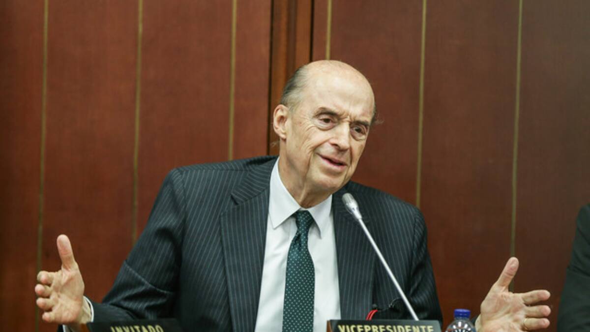 ¿“Jugada” del excanciller Álvaro Leyva para hacer una constituyente?
