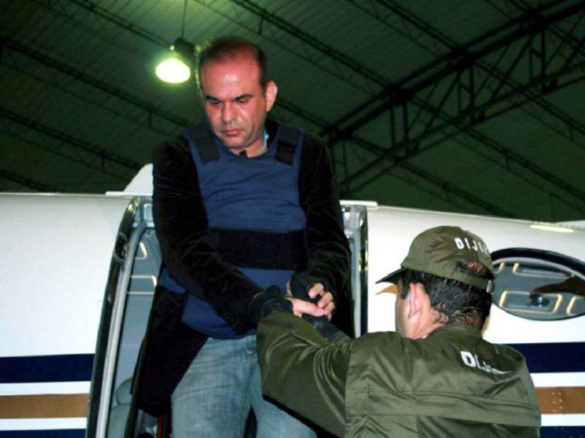 Salvatore Mancuso tiene vigentes tres circulares rojas de interpol