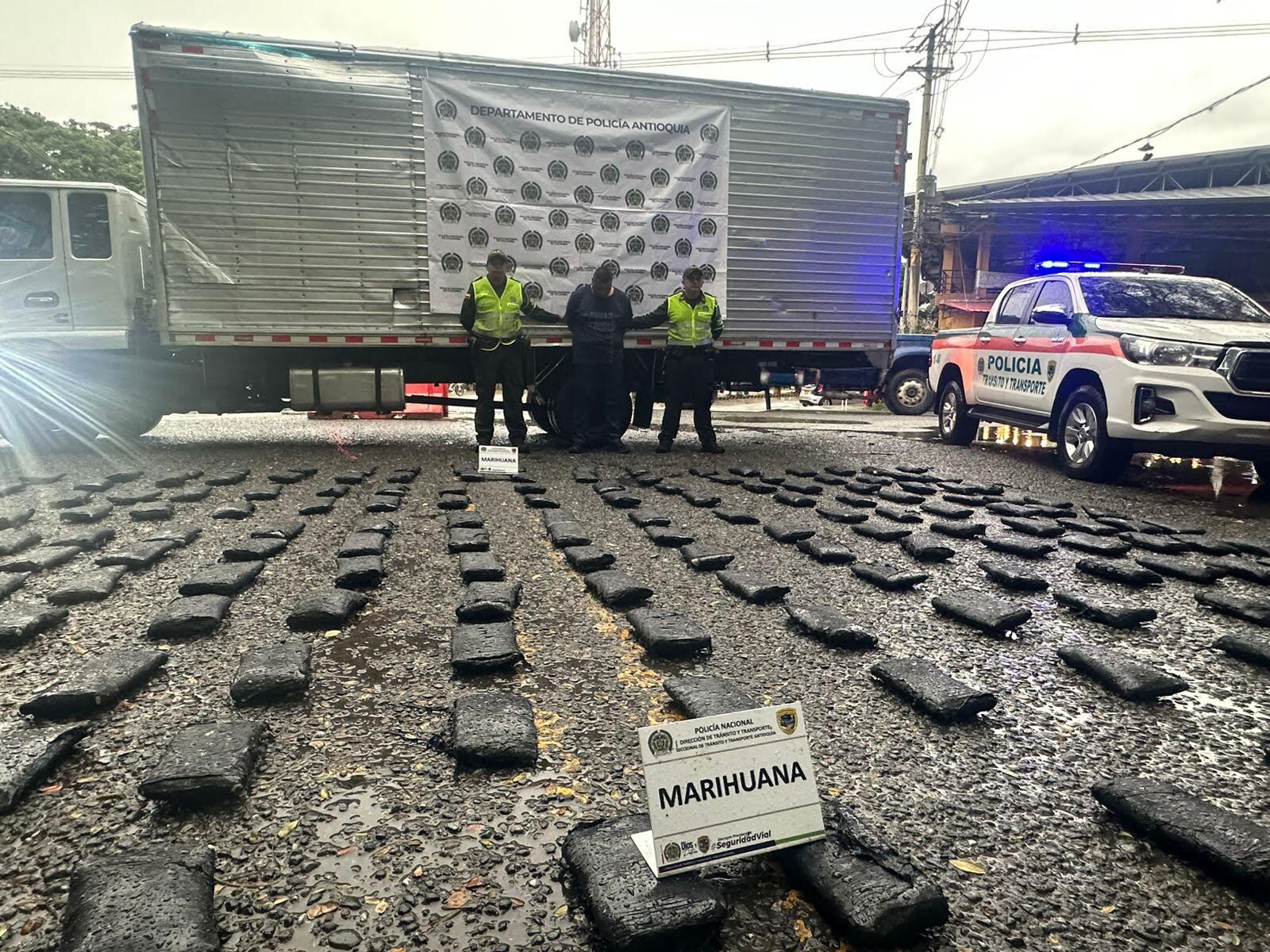 Los 500 kilos de marihuana fueron puestos a disposición de las autoridades en Antioquia. Foto: Policía Antioquia.