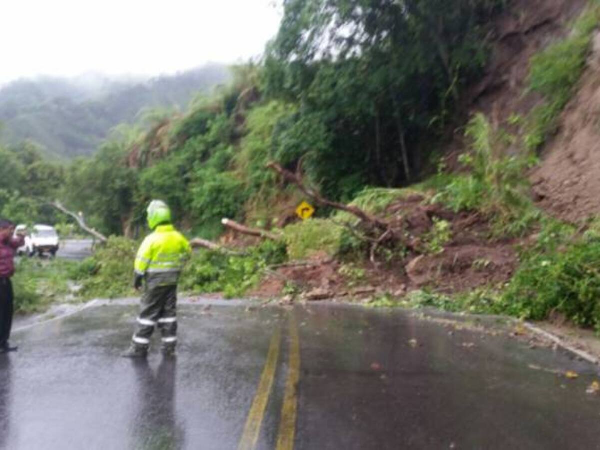 Paso a un carril por la vía Bucaramanga costa Atlántica