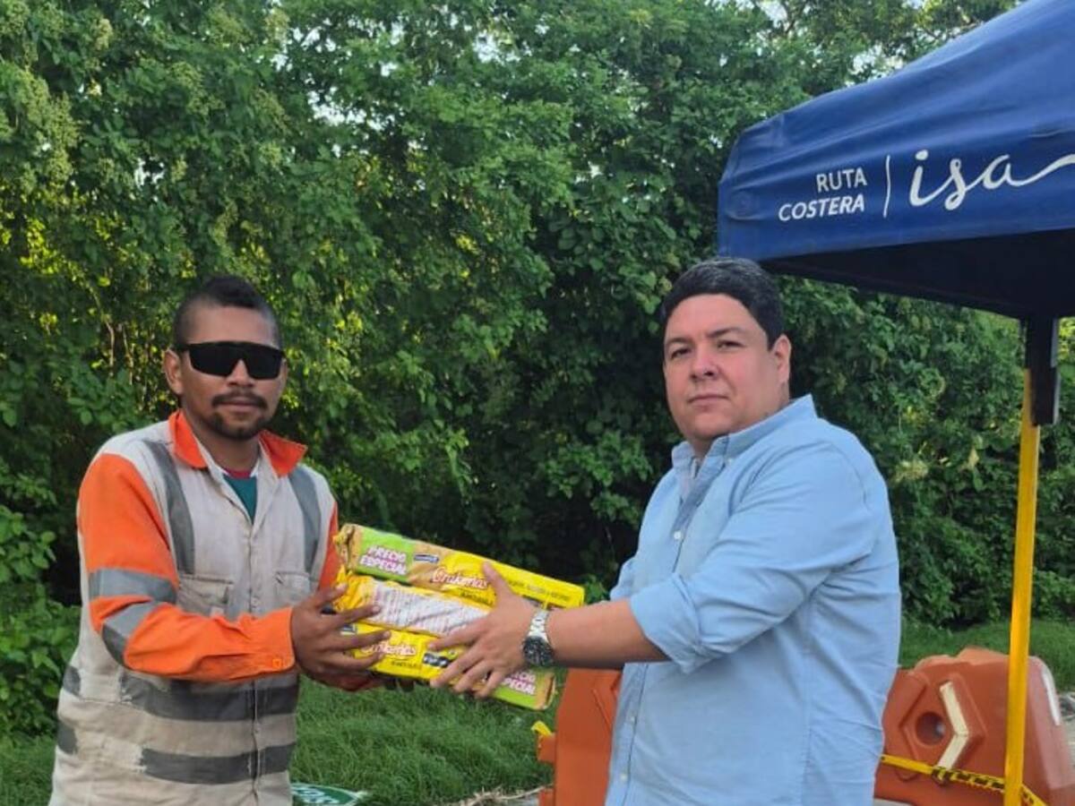 Cemento País entregó provisiones a funcionarios de la ANI que atienden cierre en la Vía al Mar