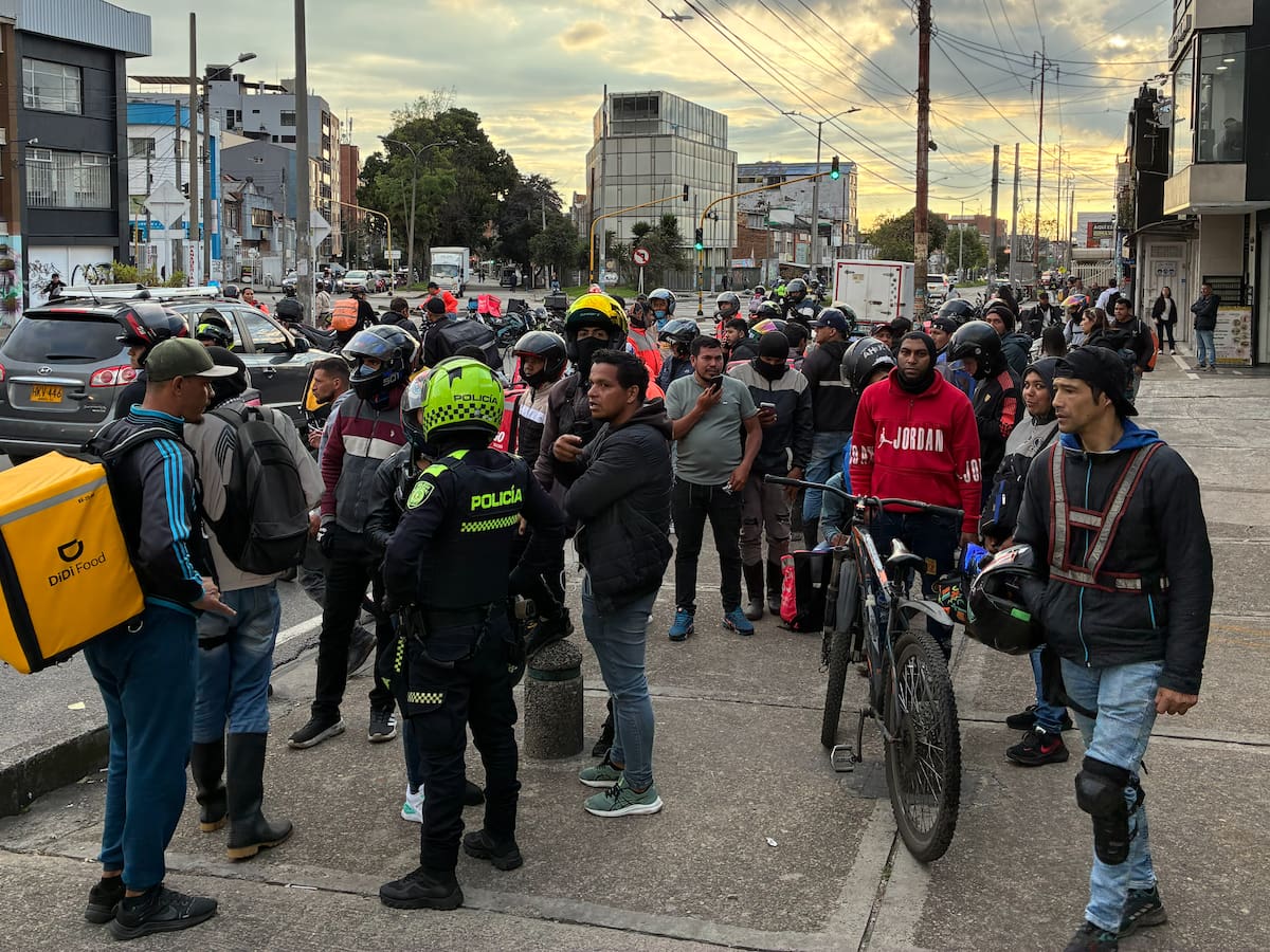 Domiciliarios protestan contra Rappi en Bogotá: “está vulnerando nuestro derecho al trabajo”