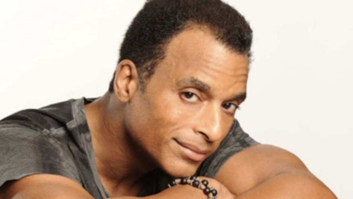 Jon Secada anuncia concierto en Colombia este 29 de noviembre en el Movistar Arena