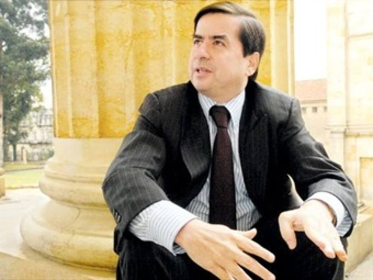 Duro cuestionamiento a Uribe por no haber advertido a Colombia sobre fallo de La Haya, hace senador Cristo