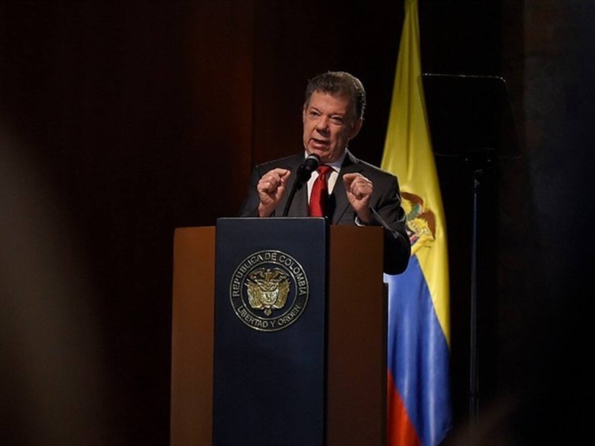 Santos advierte que su gobierno dejará 130.000 casas gratuitas construidas