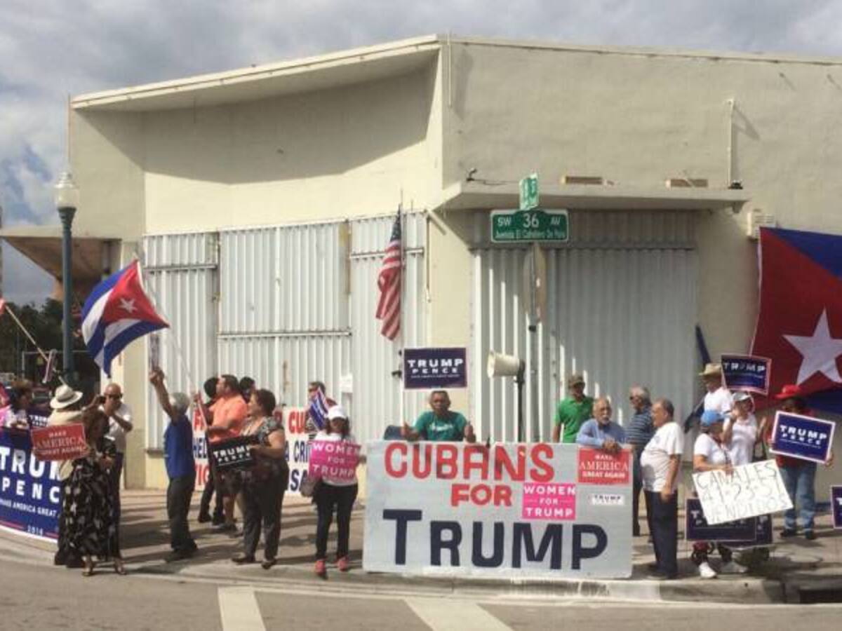 Latinos se miden en Miami para definir tendencia en Florida