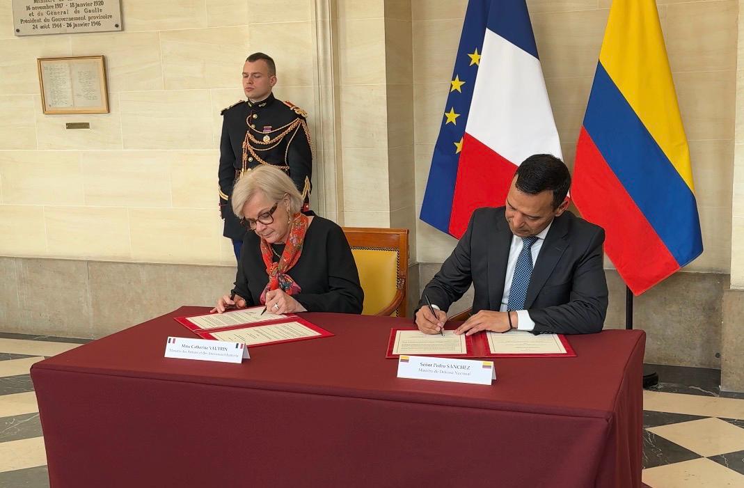 Ministro de Defensa, Pedro Sánchez, fortalece relaciones con Europa.