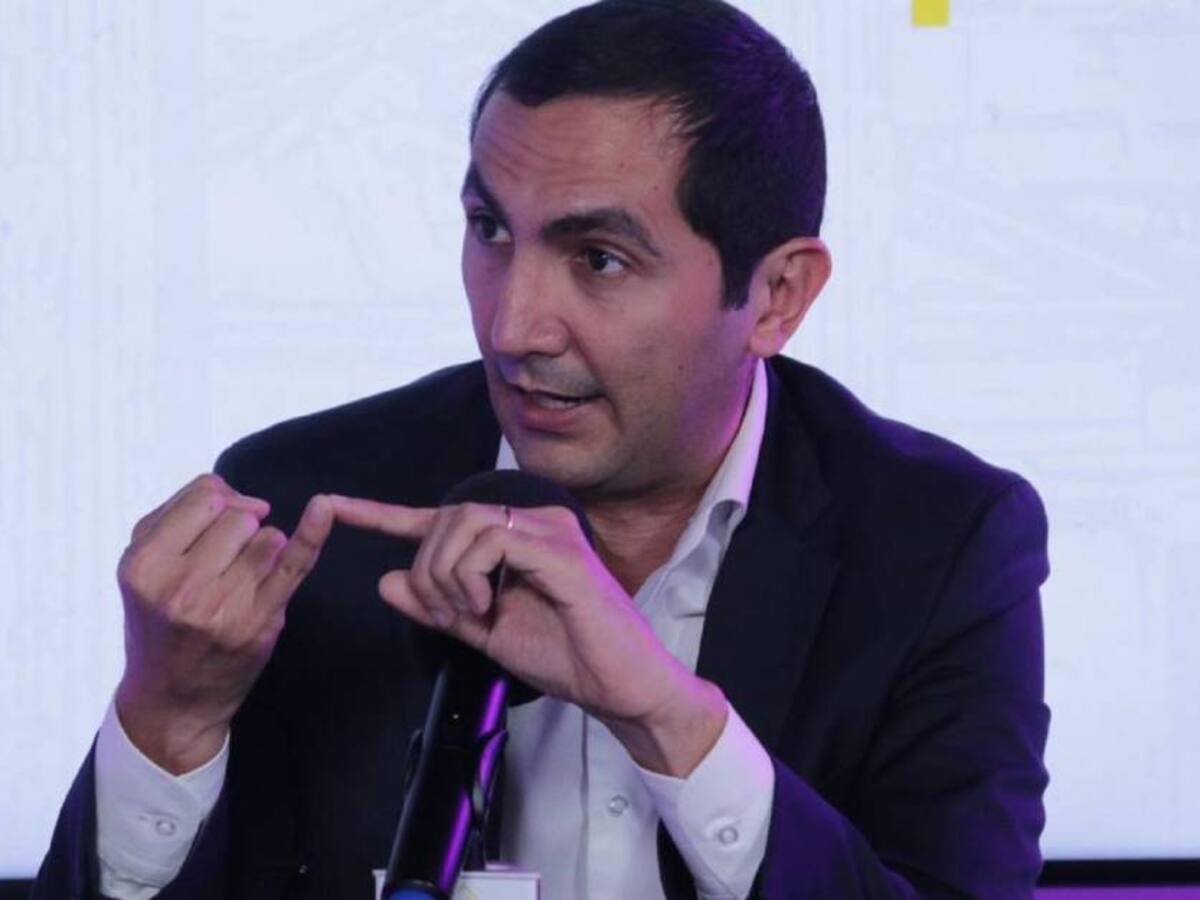 "Aquí en Colombia hay un capitalismo de rosca y no un libre mercado": Barguil