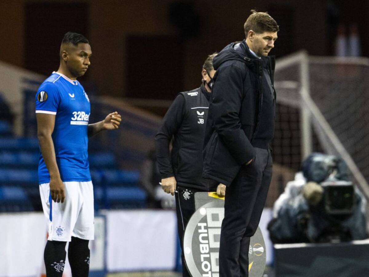 Steven Gerrard avisa a Morelos: "Necesito más goles suyos"