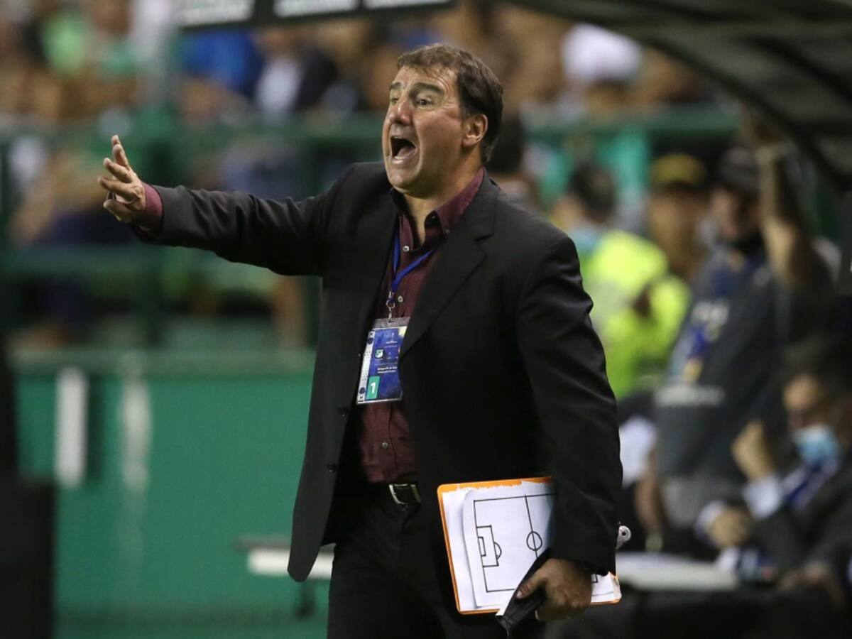 Néstor Lorenzo, ganador del Torneo Apertura de Perú con el Melgar