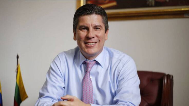 "Vacuna será gratis sin importar estrato, pero no obligatoria": Ferro