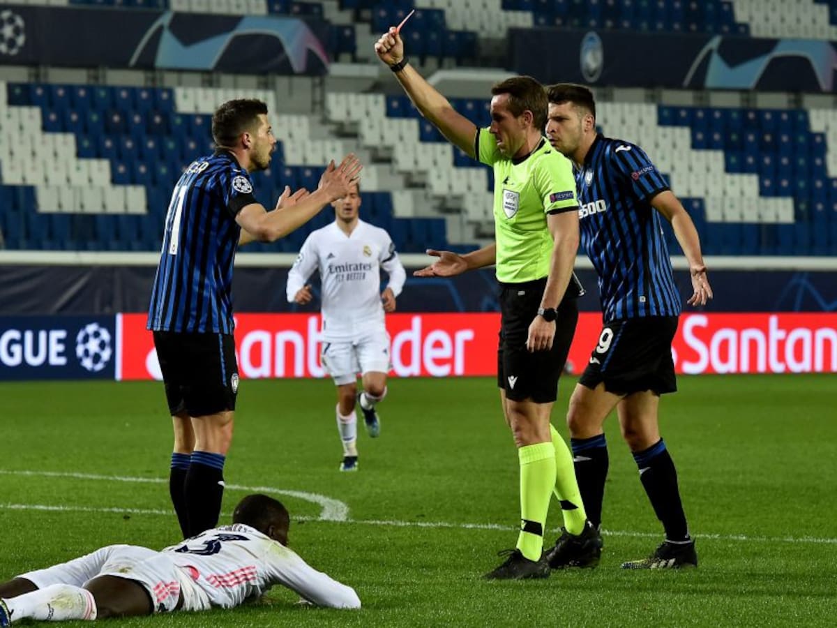 Insólita expulsión a jugador del Atalanta contra Real Madrid en Champions