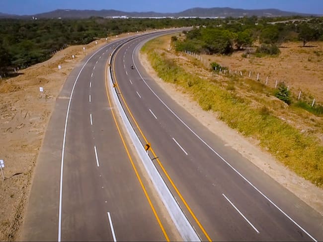 Catalina Tellez Posada, directora Jurídica del Invias habla en La W Radio sobre acusaciones de presuntas irregularidades en licitación.