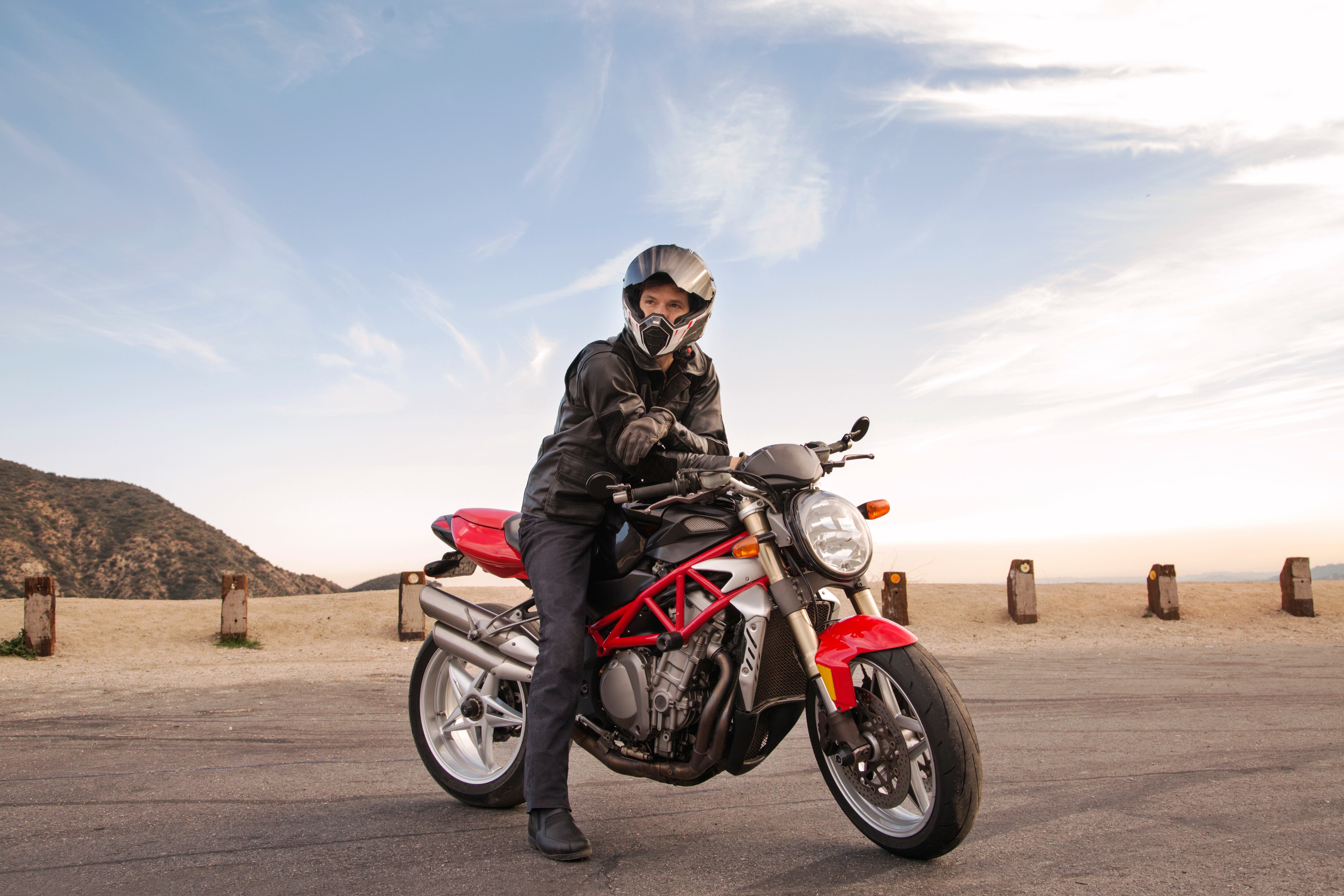 Hombre manejando una moto - (Getty Images)