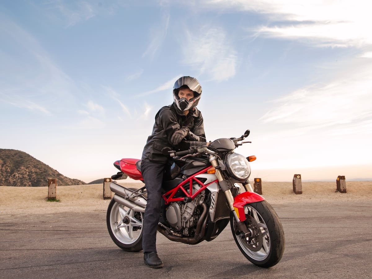¿Apagar la moto con el botón rojo daña la batería? Esta es la manera correcta de usarlo