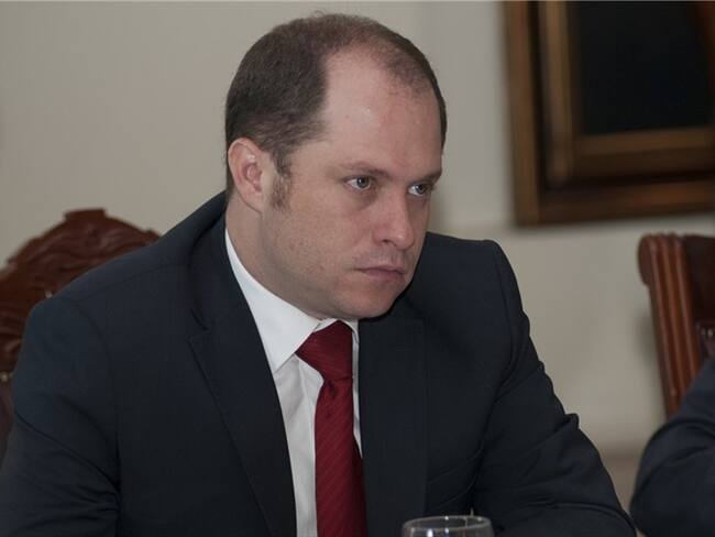 Hernando Alberto De la Espriella tomó la dirección del canal cuando salió Juan Manuel Buelvas. Foto: Colprensa (En la foto el gobernador de Sucre, Héctor Olimpo Espinosa)