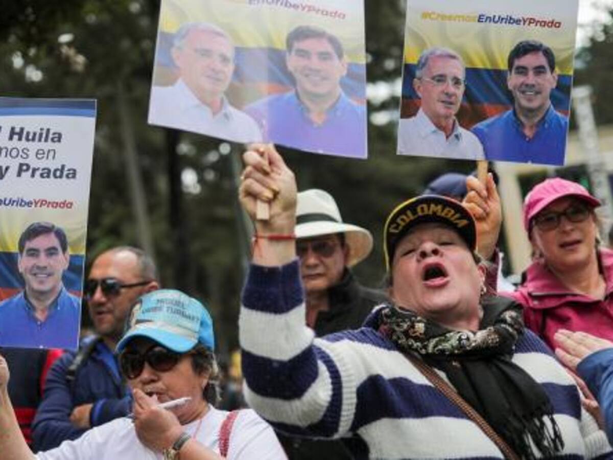 El Huila se suma a las movilizaciones en favor de Álvaro Uribe Vélez.