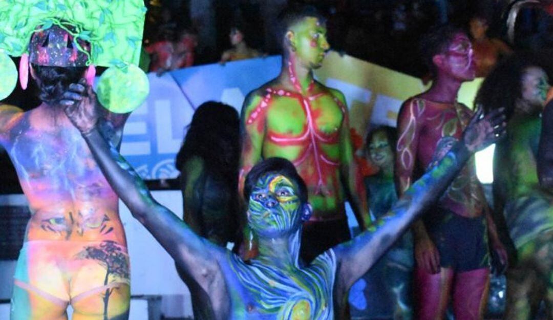 Exhibición de Body paint en Mesitas de el Colegio